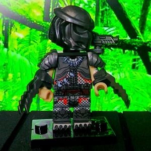 Lego PREDATOR Custom Printed Minifigure MINIFIG M5/29